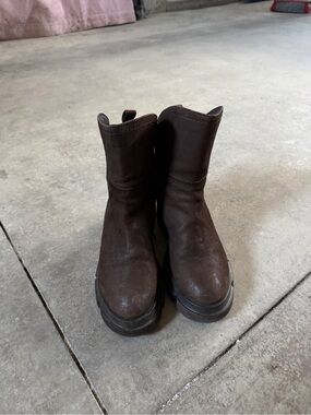 Vintage Foundry Co. Women’s Boots US8